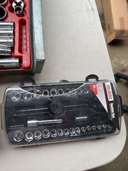 Sockets and ratchets