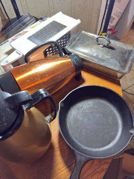 Pots, pans, assorted kitchenware