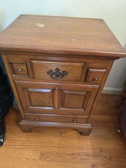Night stand 21x17x29