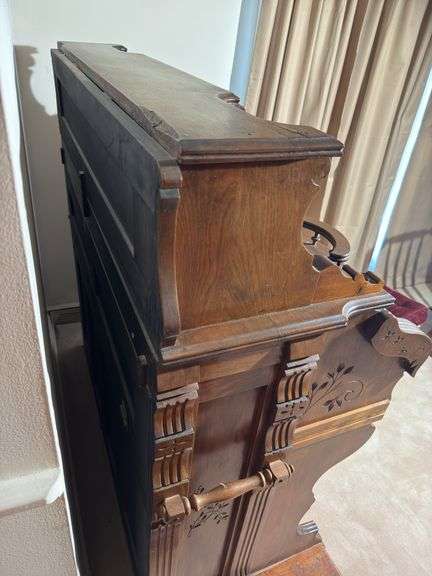Packard pump organ