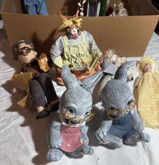 Figurines and dolls