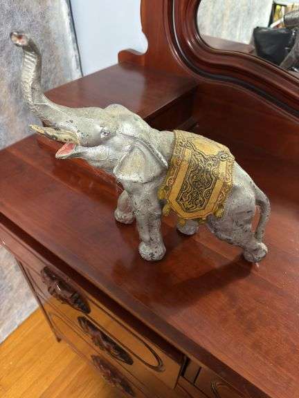 Cast aluminum elephant