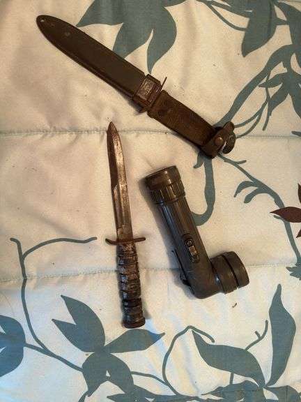 Bayonet and flash light
