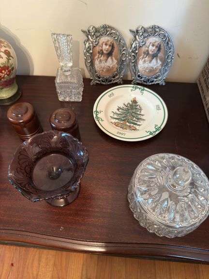 Assorted home decor