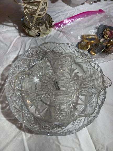 Lamp, snowmen, pins etc