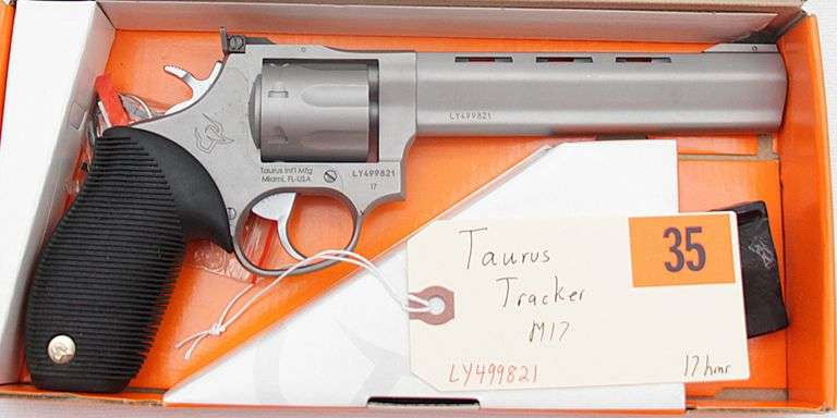 Taurus Tracker M17   17hmr  box