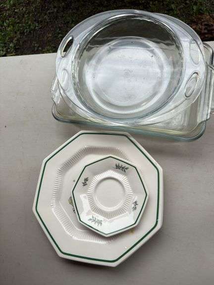 Everyday dishes and cookware