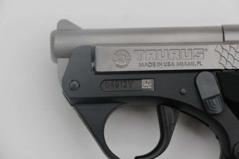 Taurus PT-22    22