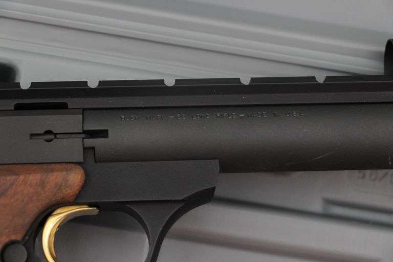 Browning Buck Mark Target   .22  box