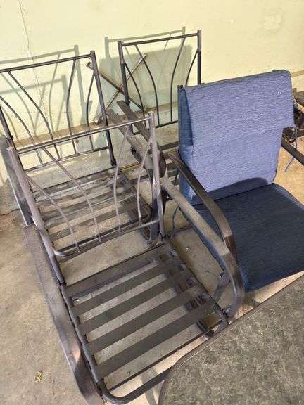 Table and 4 outdoor patio set