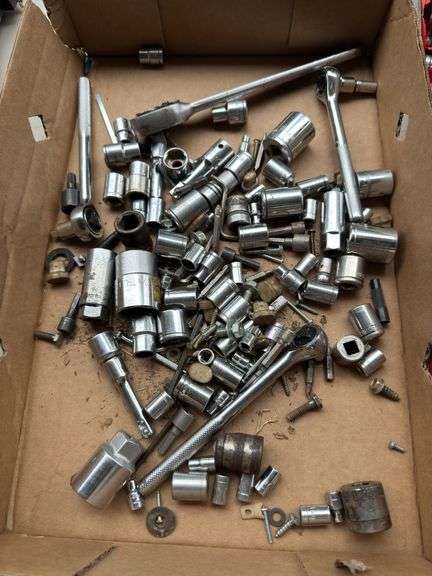 Sockets and ratchets