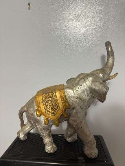 Cast aluminum elephant