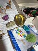 Figurines, train track, ornaments