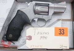 Taurus M941   .22 mag   box
