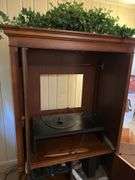 Entertainment center
