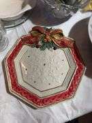 Assorted home decor glass