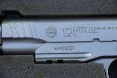 Taurus PT-1911AR   .45 BOX