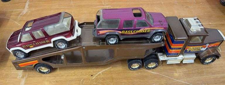 Muscle mover truck with bass chaser cars