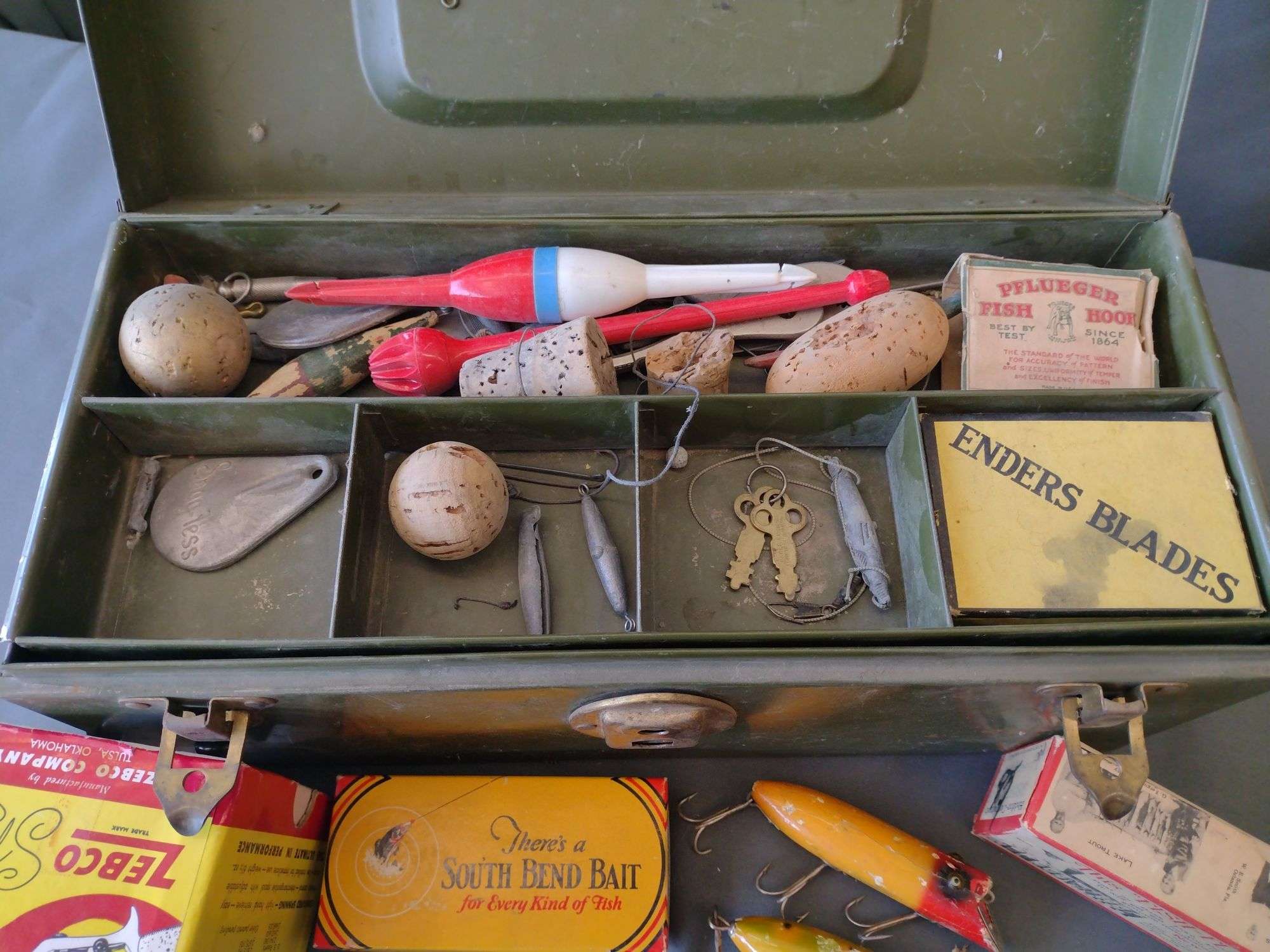 Antique Metal Tackle Box w/ Misc. Antique Fishing Supplies - Gavel Roads Online Auctions Antique Metal Tackle Box w/ Misc. Antique Fishing Supplies - Gavel Roads Online Auctions