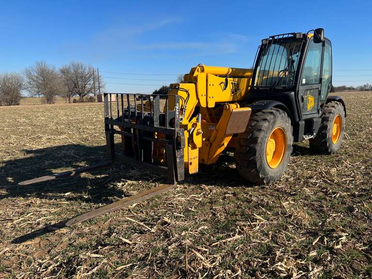 April 5th, 2022 Agriculture & Construction Equipment Auction Gavel