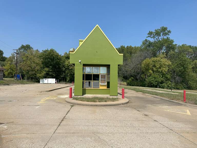 3072 SW 29th, Topeka KS Commercial Lot & Building Gavel Roads Online