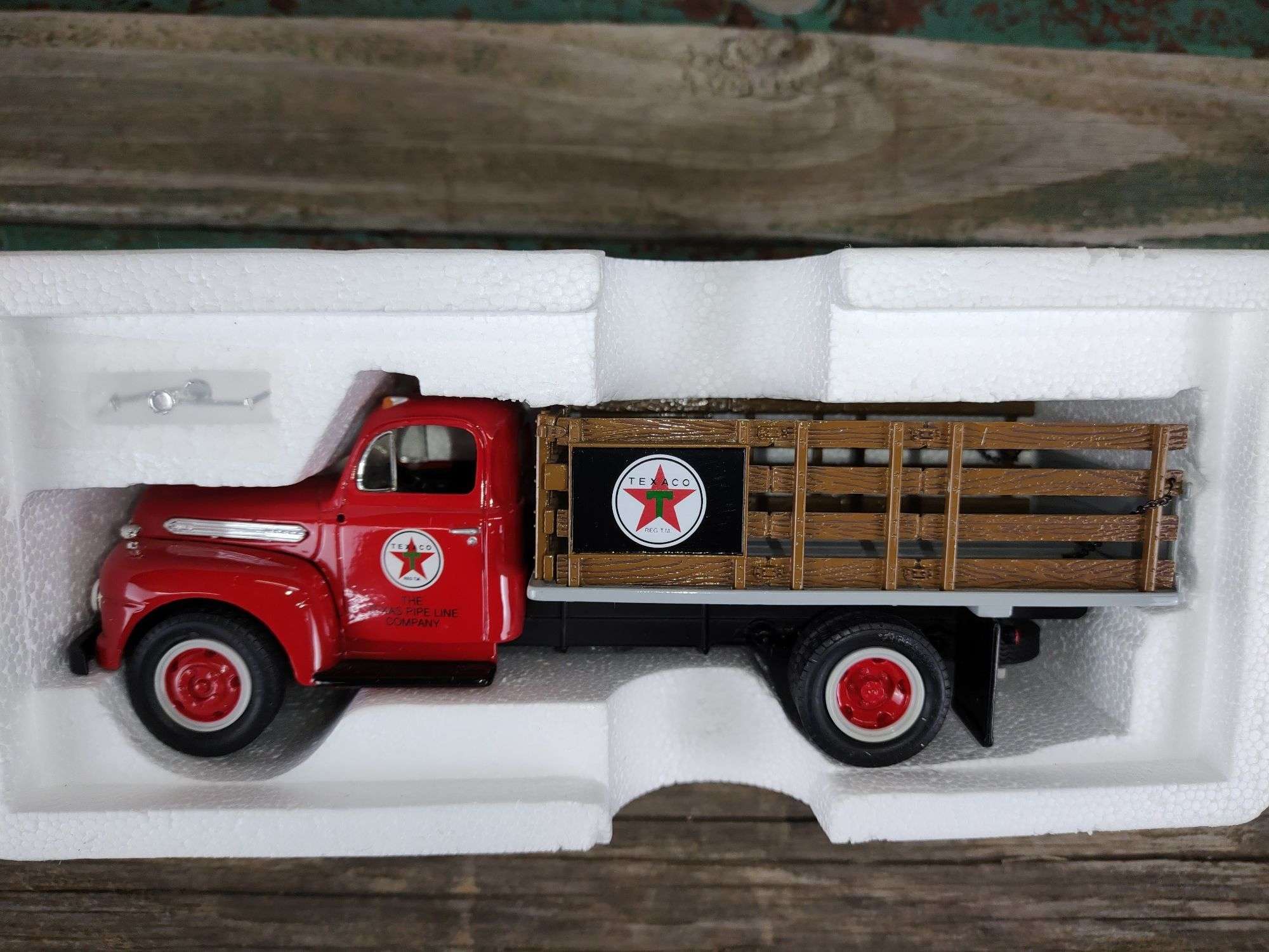 1ST FIRST GEAR 1/34 BO-JAC HYBIRD CORN 1951 FORD F-6 GRAIN