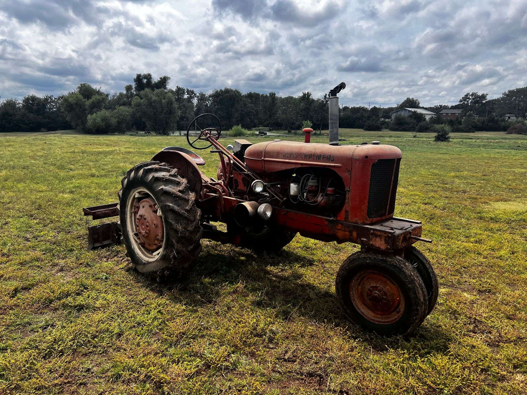 Allis-Chalmers WD Tractor - Gavel Roads Online Auctions