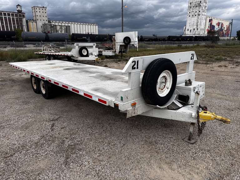 26' Flatbed Trailer
