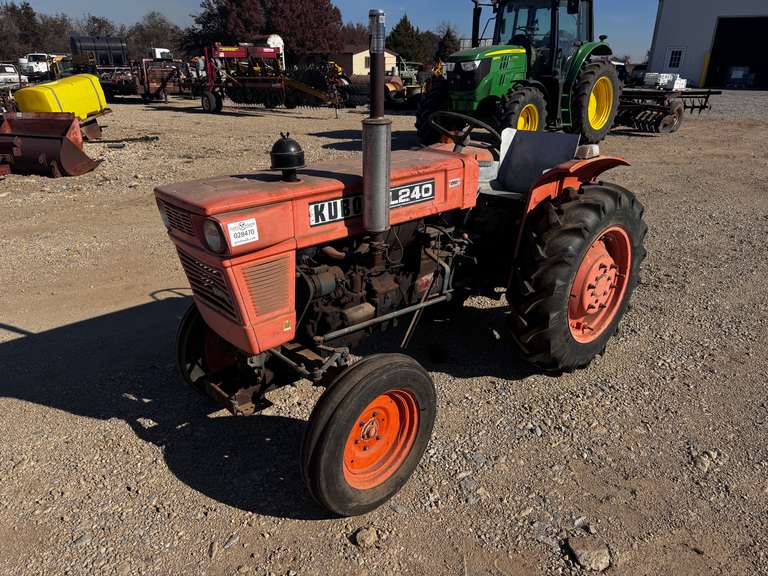 Kubota L240