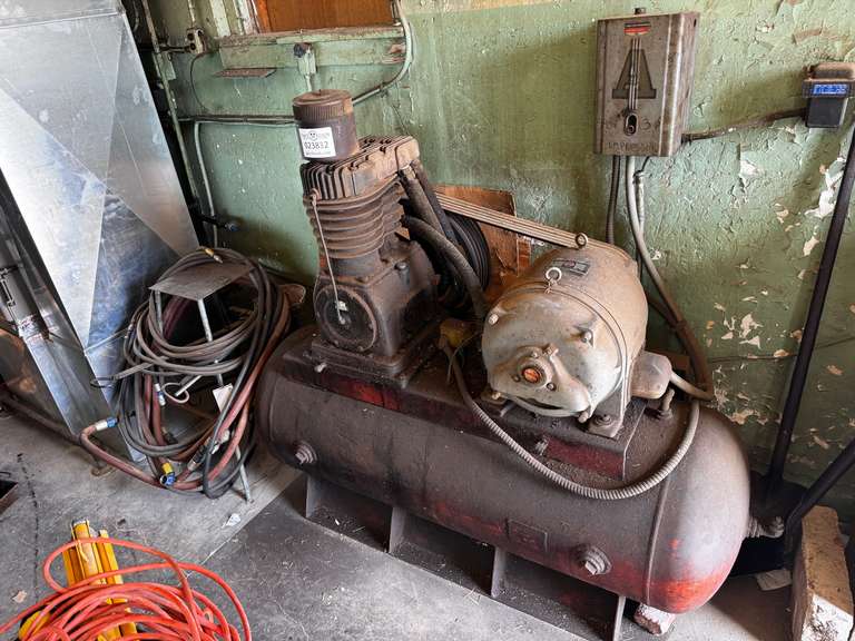 Kellogg American Single Pump Compressor w/Hoses & Rack