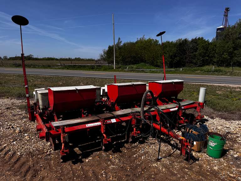 Allis-Chalmers 600 Planter