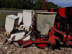 Allis-Chalmers 600 Planter