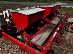 Allis-Chalmers 600 Planter