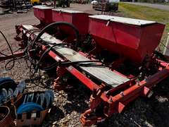 Allis-Chalmers 600 Planter