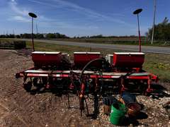 Allis-Chalmers 600 Planter