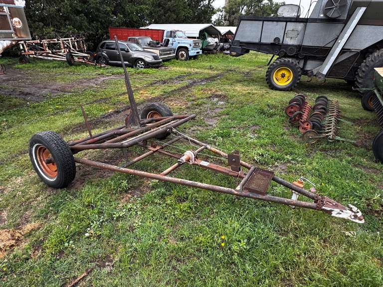 4' Bale Mover Trailer/4' Spike - Gavel Roads Online Auctions