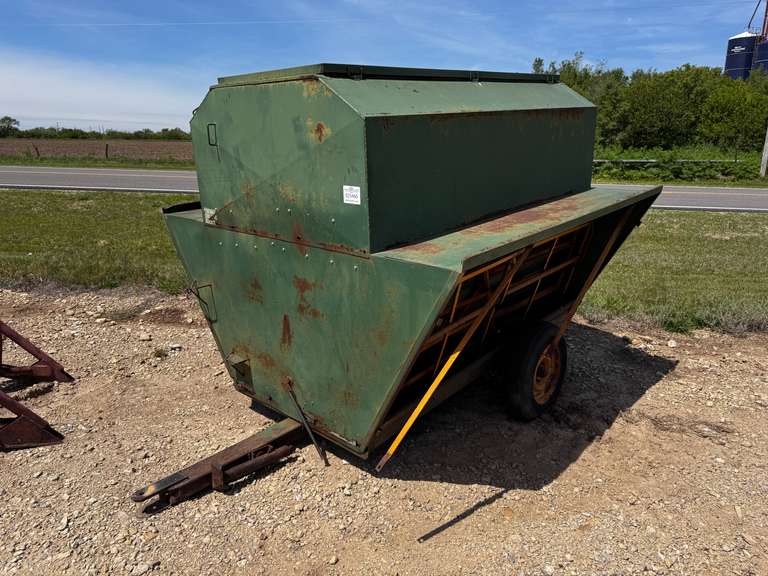8' x 8' x 5' Feeder Wagon