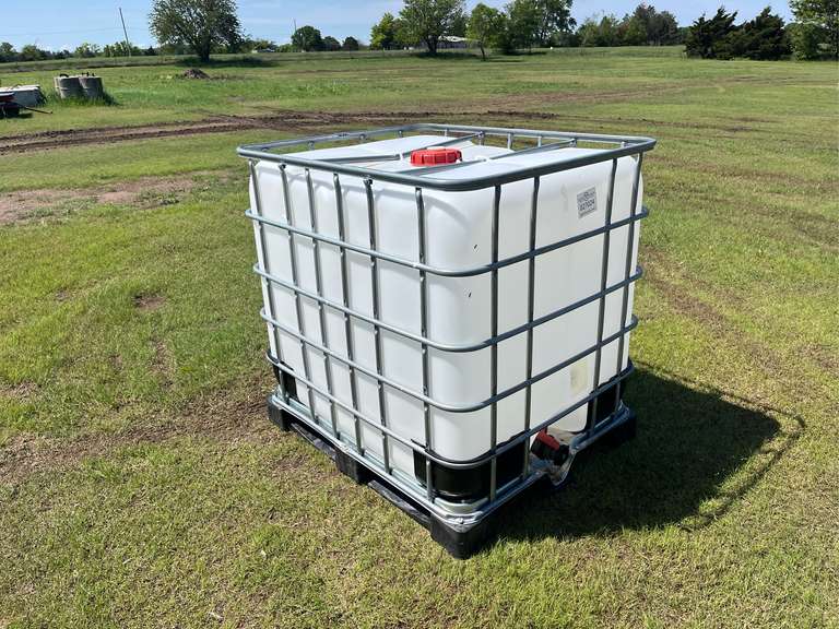 (1) Liquid Storage Tote
