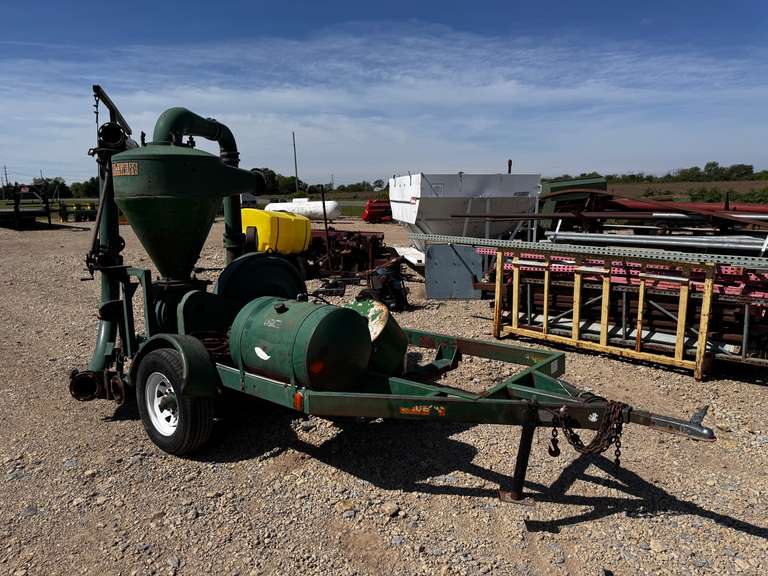 Neuero Grain Vac on Trailer