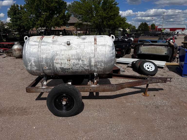 375 Gallon Water Tank on 12' Trailer Frame