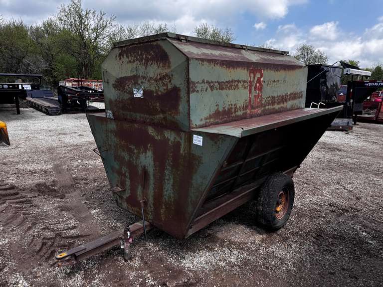 8' x 8' x 6' Feeder Wagon