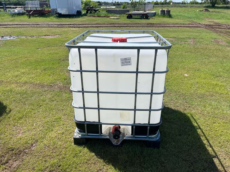 (1) Liquid Storage Tote