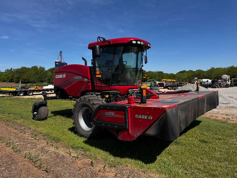 2022 CASE WD 2105 Swather/RD165 Rotary Disc Header