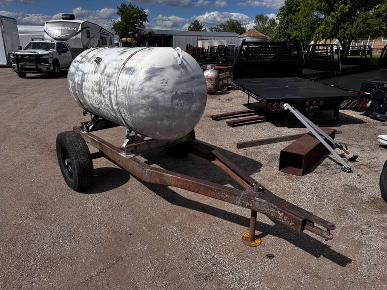 375 Gallon Water Tank on 12' Trailer Frame