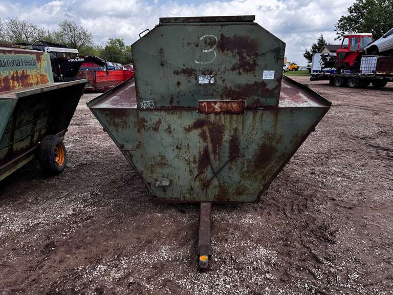 8' x 8' x 6' Feeder Wagon