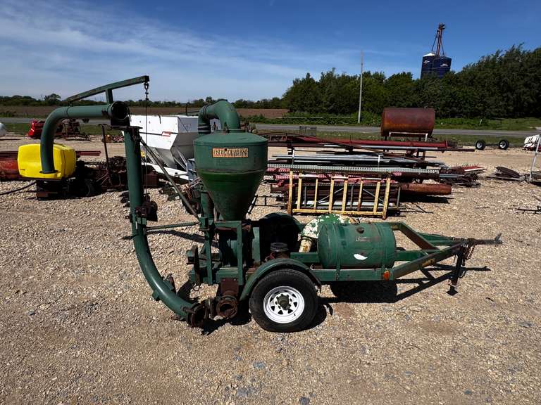 Neuero Grain Vac on Trailer