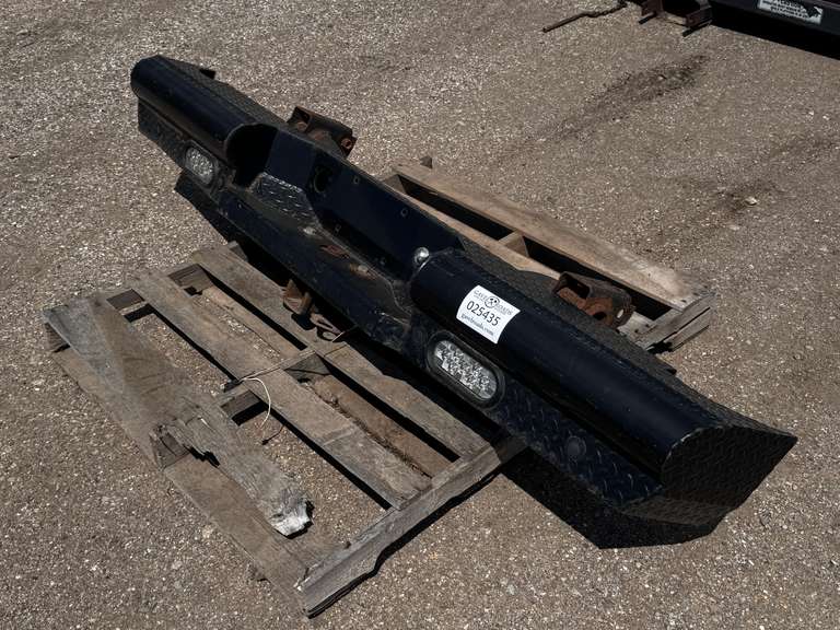 '08 Pickup Bumper w/Receiver