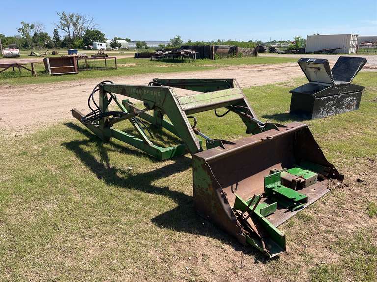 John Deere 46 Loader