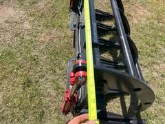 56" Clamshell Grapple Attachment