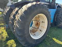 1990 Versatile 946 Tractor